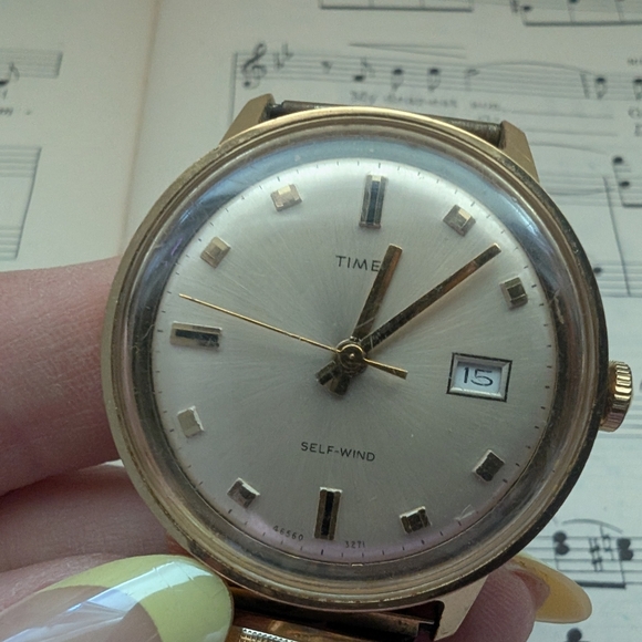Timex Gold and Silver Watch - Picture 6 of 12
